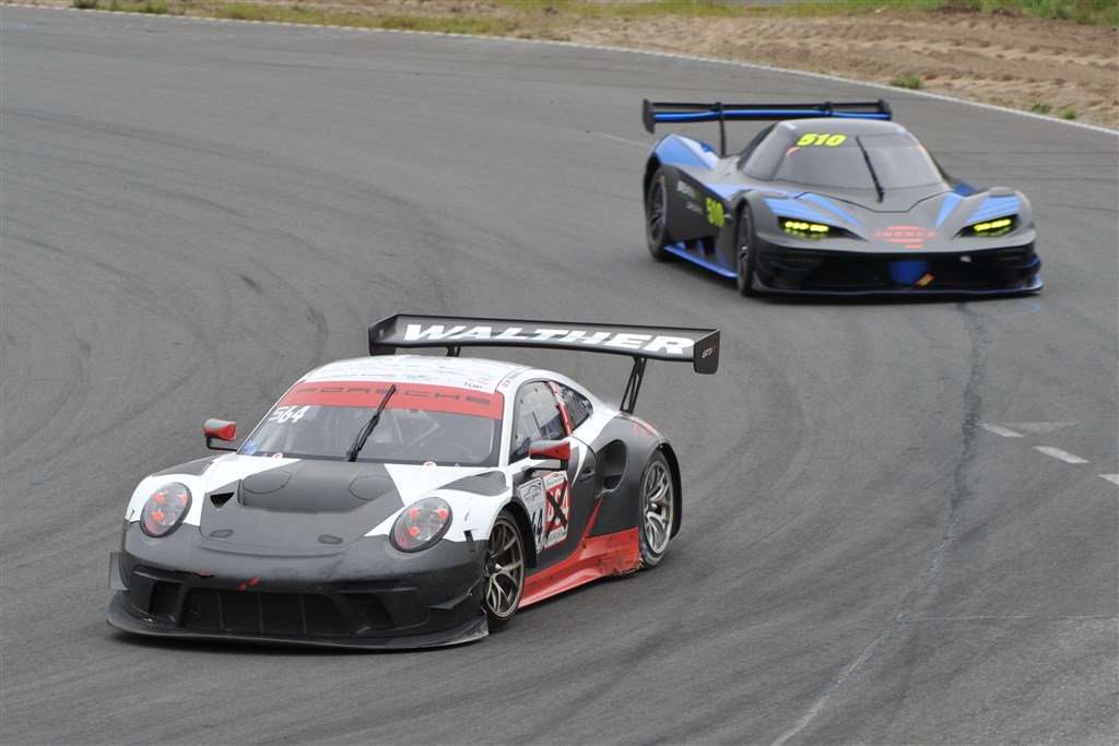 Mikkel O. Pedersen kæmpede sig på Ring Djursland forbi Thomas Andersen og kunne sammen med Walther Trabjerg vinde seneste løb i Danish Endurance Championship.
(Foto: Mikkel O. Pedersen Presse)